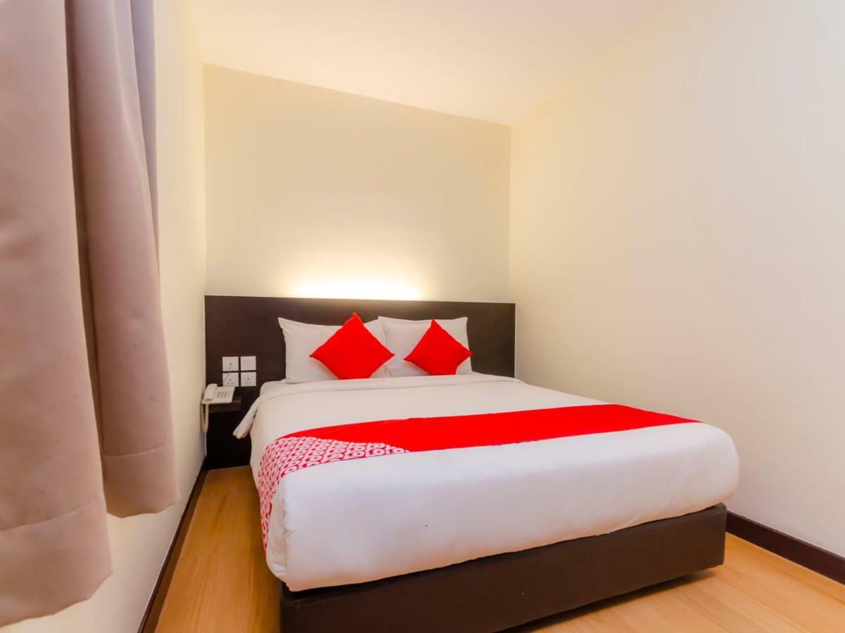 Wf Hotel Johor Bahru Buitenkant foto